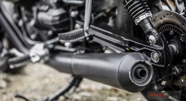 moto guzzi v9 bobber exhaust