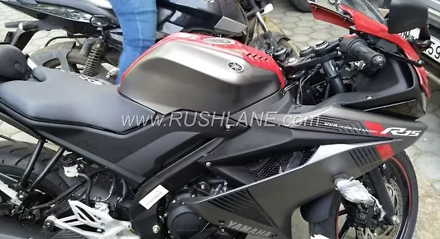 Yamaha R15 V 3 0 Spied In New Colour Bikewale