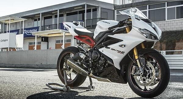 triumph daytona 765