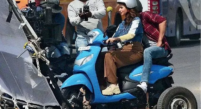 pleasure scooty price 2019