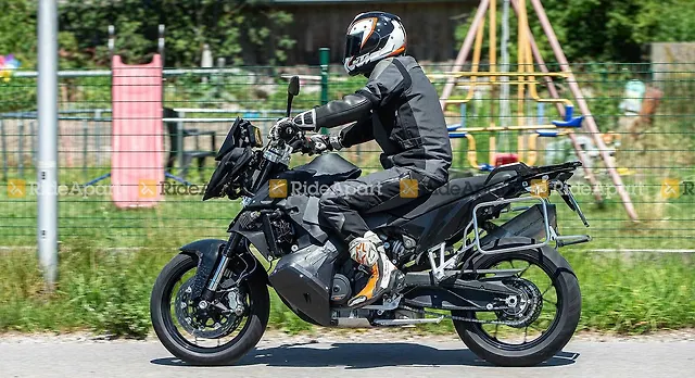 KTM 890 Duke GT spotted on test - BikeWale