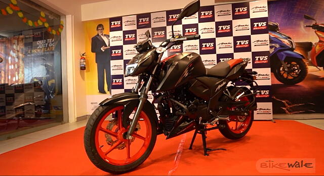 21 Tvs Apache Rtr 160 4v Review Image Gallery Bikewale