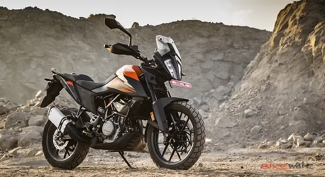 r15 two wheeler price