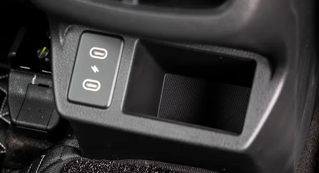 Kia Seltos [2023-2024] Rear Row Charging Point