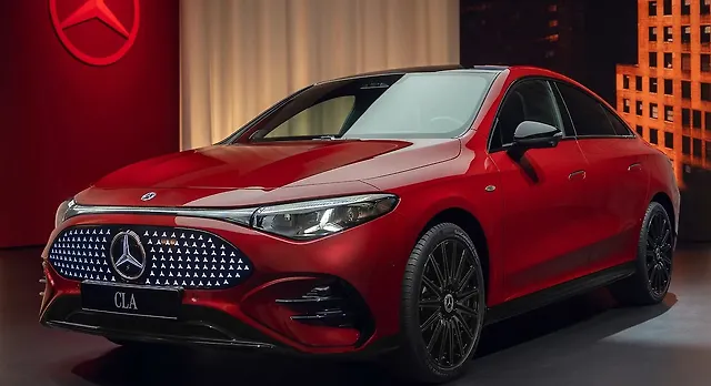 Mercedes-Benz CLA 2026 Left Front Three Quarter