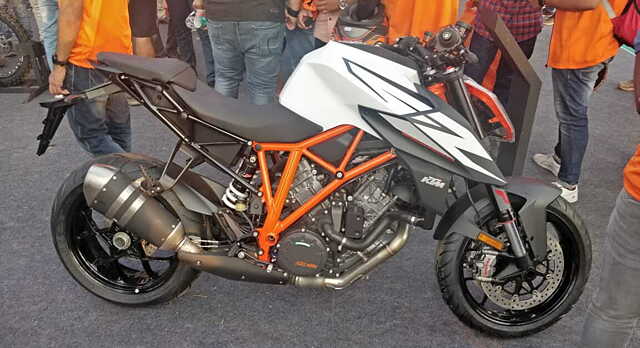 ktm duke 1290 on road price