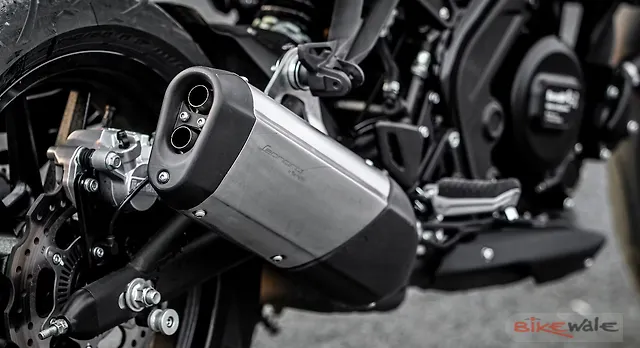 leoncino 250 exhaust