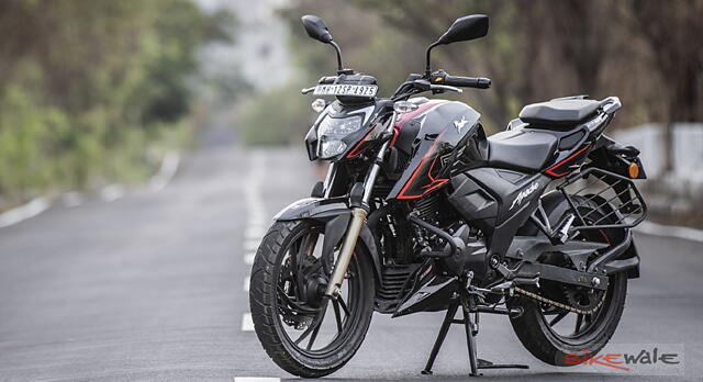 Tvs Apache Rtr 0 4v Prices Revised Festive Offers Announced Bikewale