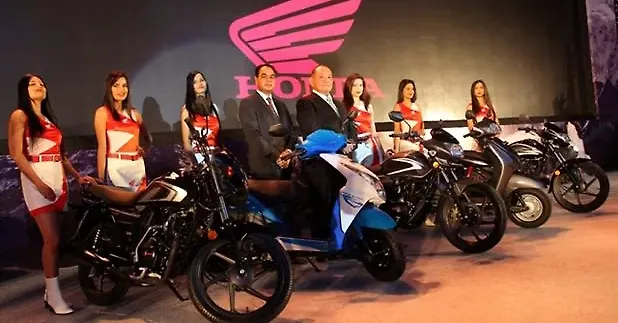 Honda-Activa-Front-three- Honda-Activa-Front-three-
