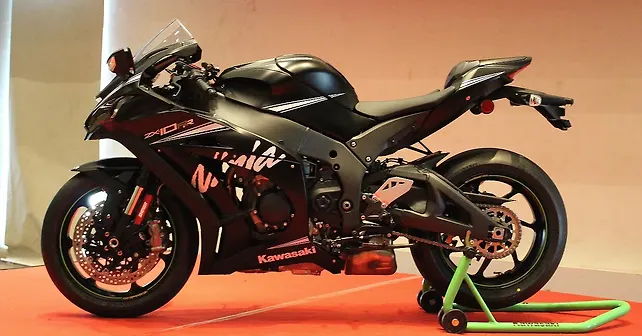 Kawasaki-Ninja-ZX10RR-Side-