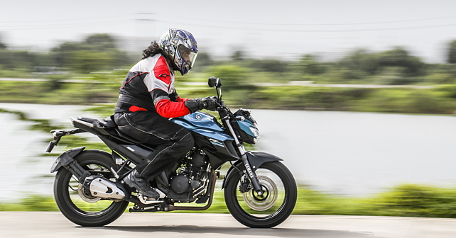 best helmet for fz25