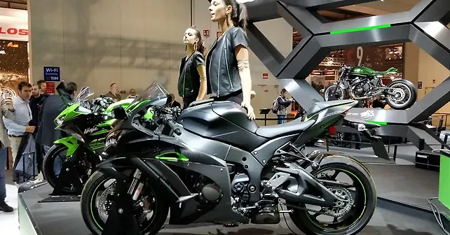 Kawasaki-Ninja-ZX10R-Side-