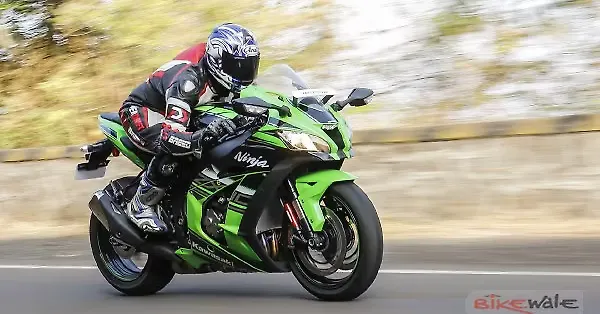 Kawasaki-Ninja-ZX10R-Action-