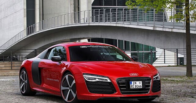 Audi r8 e tron top deals speed