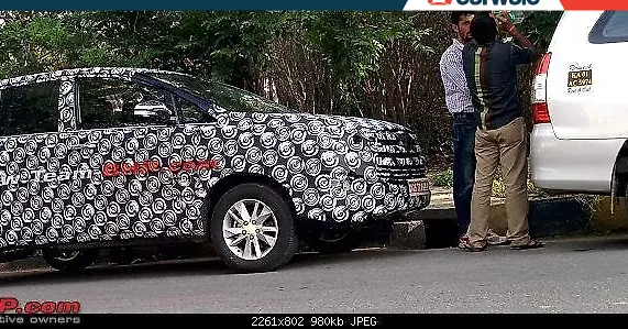 2016 Toyota Innova spotted testing in Bangalore - CarWale