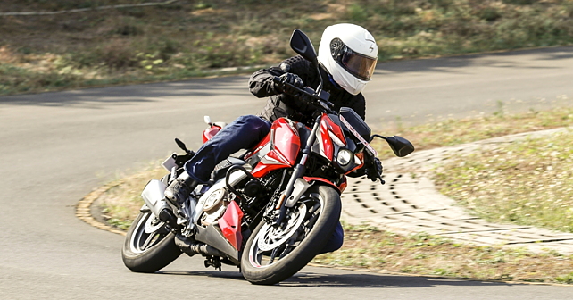 New Bajaj Pulsar N250 Review: Image Gallery - BikeWale