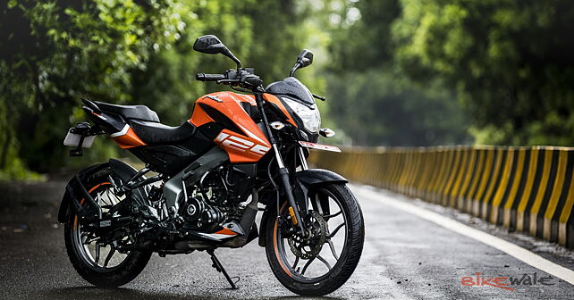 Pulsar 200 ns store orange colour price