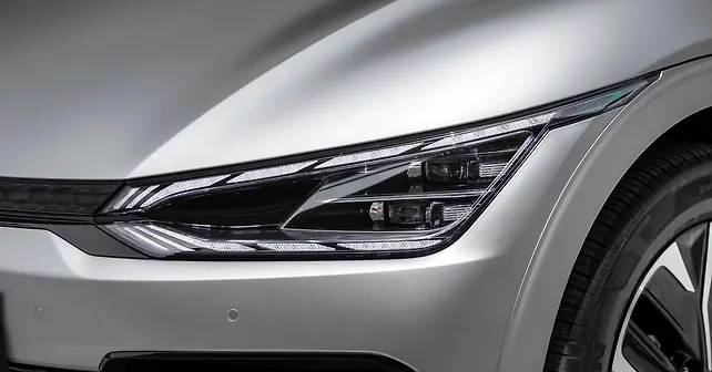 Kia EV6 [2022-2025] Head Light And Tail Lights - CarWale