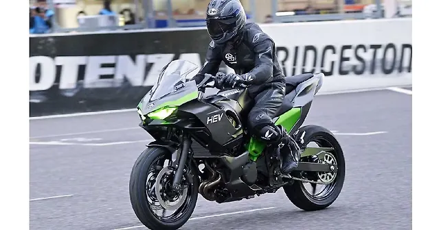 kawasaki-left-front-three-