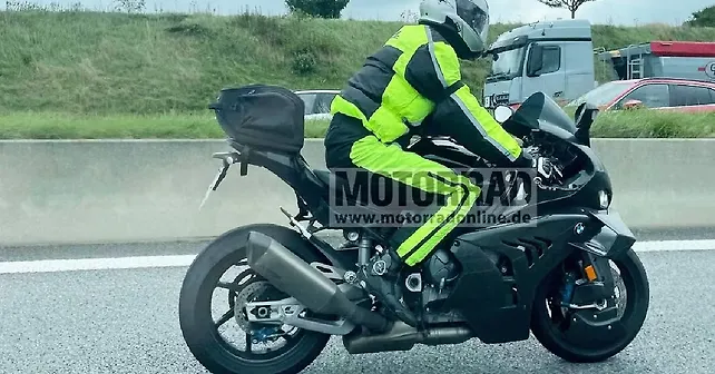 2023 BMW S 1000 RR spotted testing - BikeWale