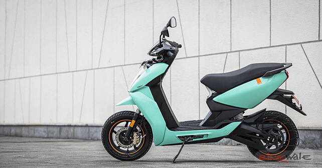 Ather Energy sells 7,435 electric scooters in September 2022 - BikeWale