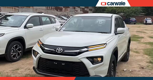 Toyota Land Cruiser Price - Images, Colours & Reviews - CarWale