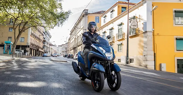 yamaha-right-front-three-
