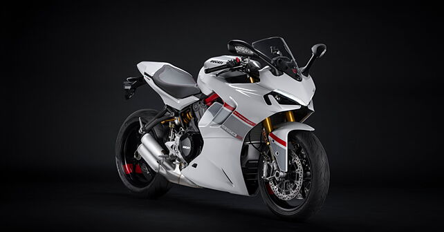 India-bound 2024 Ducati SuperSport 950 S gets a new paint theme - BikeWale