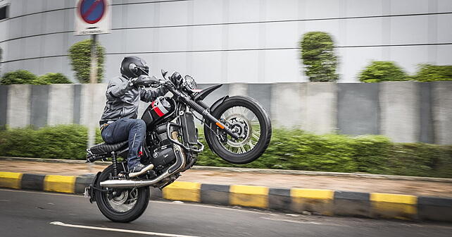 2023 Yezdi Scrambler Review: Image Gallery - BikeWale