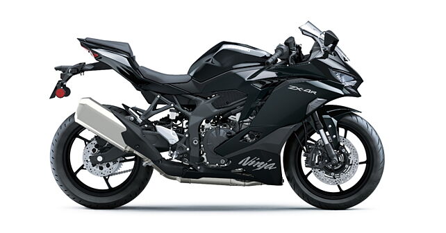 Kawasaki Ninja ZX-4R deliveries begin! - BikeWale