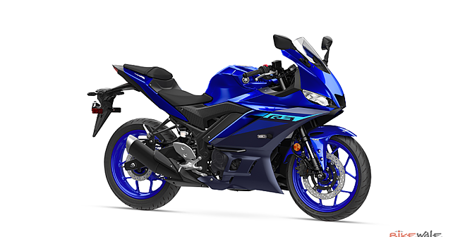 Yamaha R3 available in two colours in India