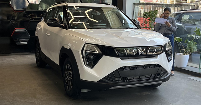 Mahindra XUV 3XO Reaches Dealerships In India - CarWale