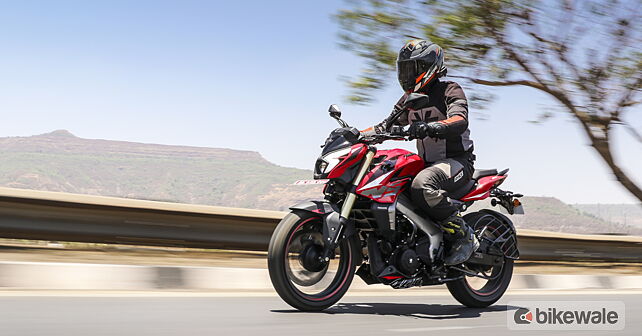 Bajaj Pulsar NS400Z Review: Image Gallery - BikeWale