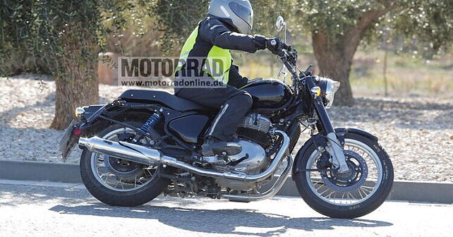 Royal Enfield Bullet 650 spied testing in Europe - BikeWale