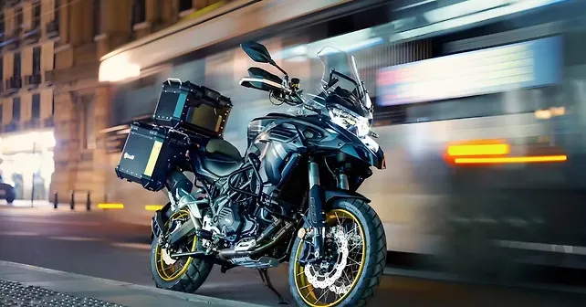 benelli-right-side-view0.jpeg?