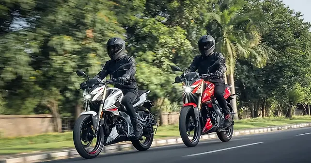 N160 Color Variant Bajaj Pulsar N160 – Variants Explained - BikeWale