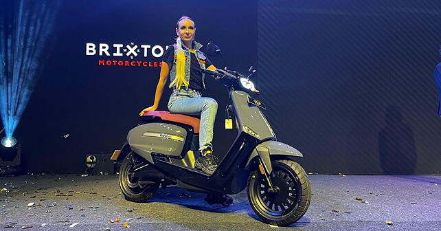 IHF-branded VLF Tennis, a high-performance electric scooter, has made its market debut in India, available at a price tag of Rs 1,30,000.