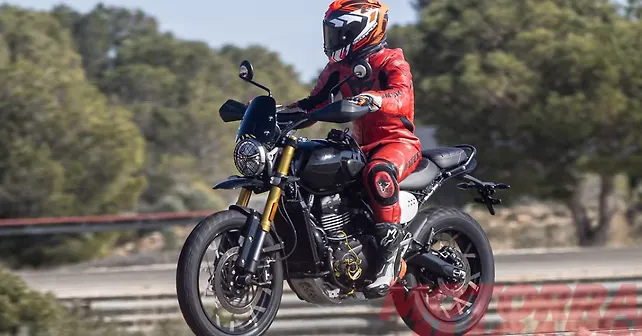 Triumph Scrambler 400X spotted testing with cross-spoke wheels