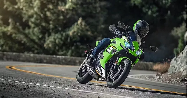 Kawasaki Ninja 650 Gets Free Touring Windshield Offer