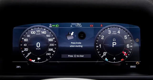 Land Rover Defender [2020-2021] Instrument Cluster - CarWale