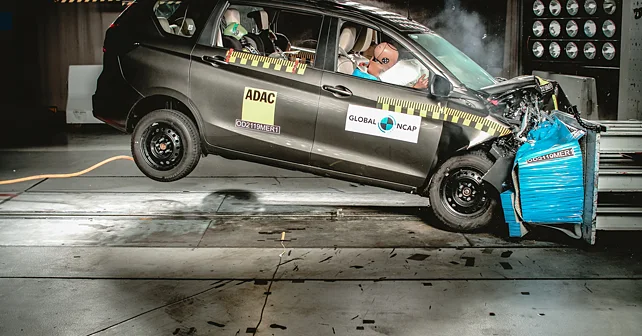 Nissan Livina Vs Ertiga Nissan Livina Vs Ertiga