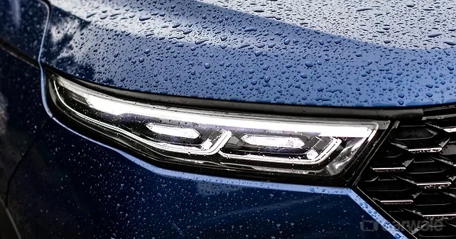 MG Hector Plus [2020-2023] Head Light And Tail Lights - CarWale