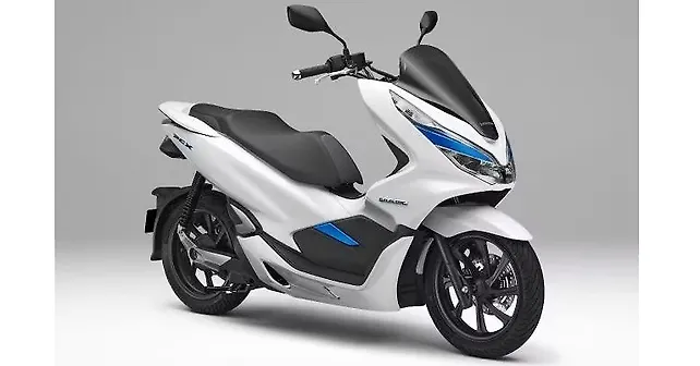 PCX160　 honda-pcx-125-right-front-