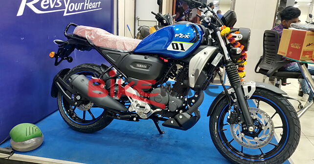 New Yamaha FZ-X: Detailed pictures from showroom - BikeWale