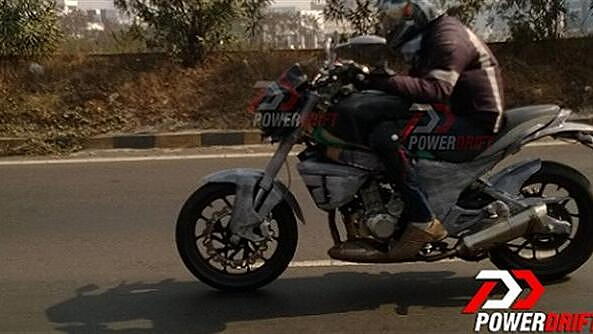 Mahindra Mojo spied testing in Pune