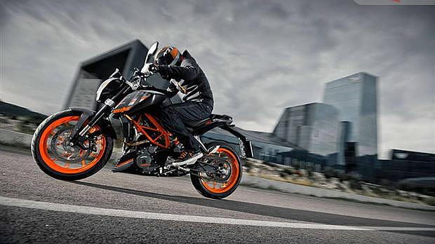 KTM 390 Duke ABS now available in black