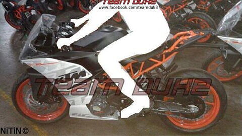 KTM RC125, RC390 production ready models caught on camera