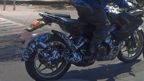 Bajaj Pulsar SS400 spied testing