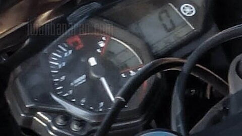 Yamaha R25 console pictures leaked