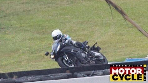 2015 Yamaha R1 spied on test; 230bhp race-spec version rumoured 